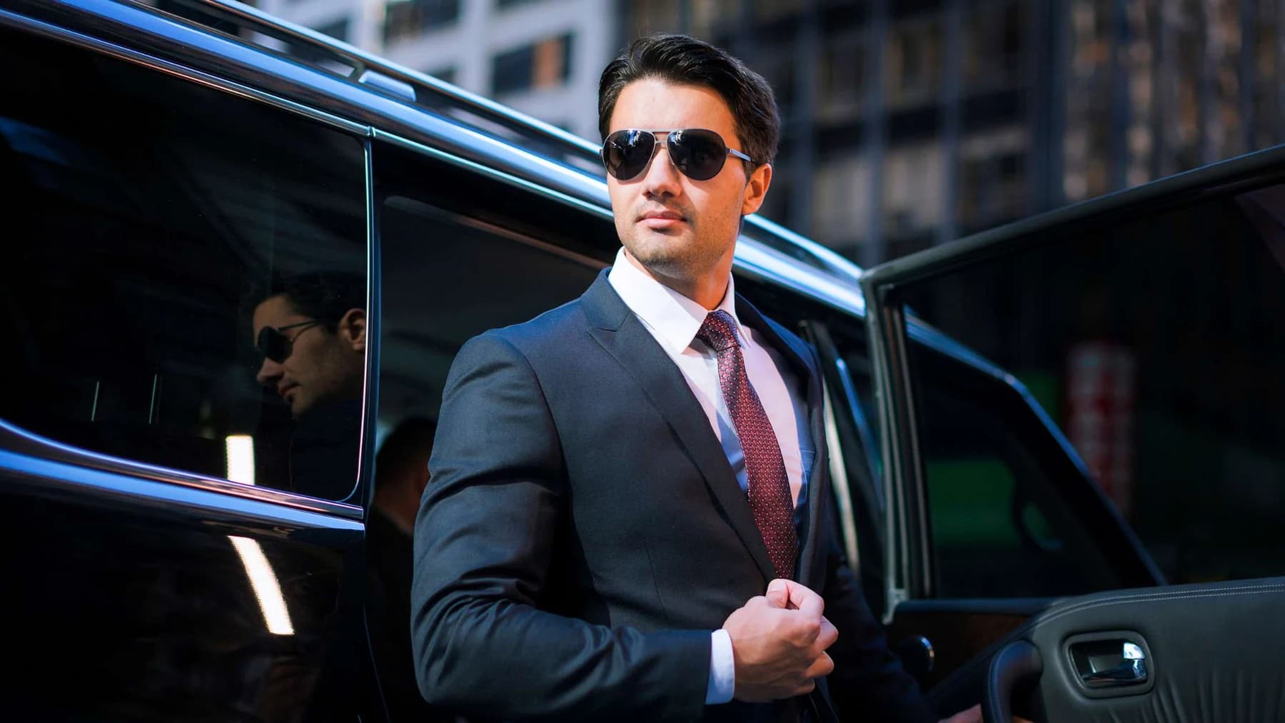 How the Frequent Business Traveler Benefits From Private Car Services